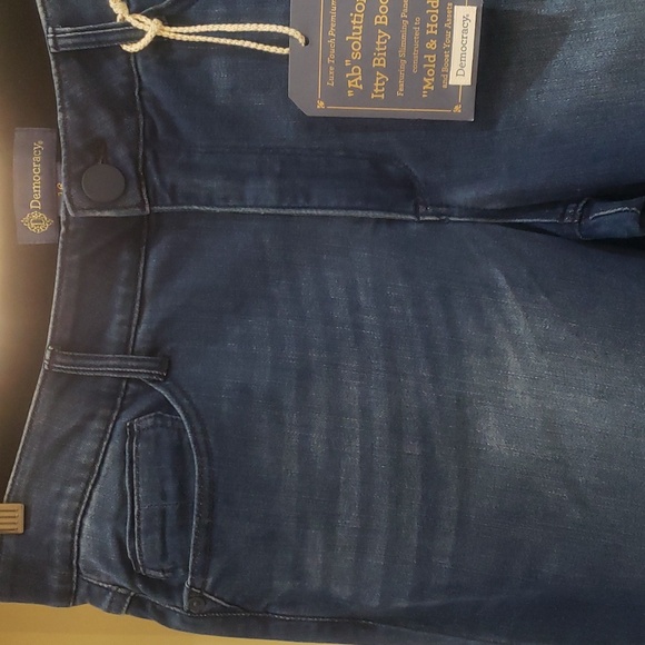 Nwt Size 16 and Democracy Women's Blue Jeans - Picture 9 of 13